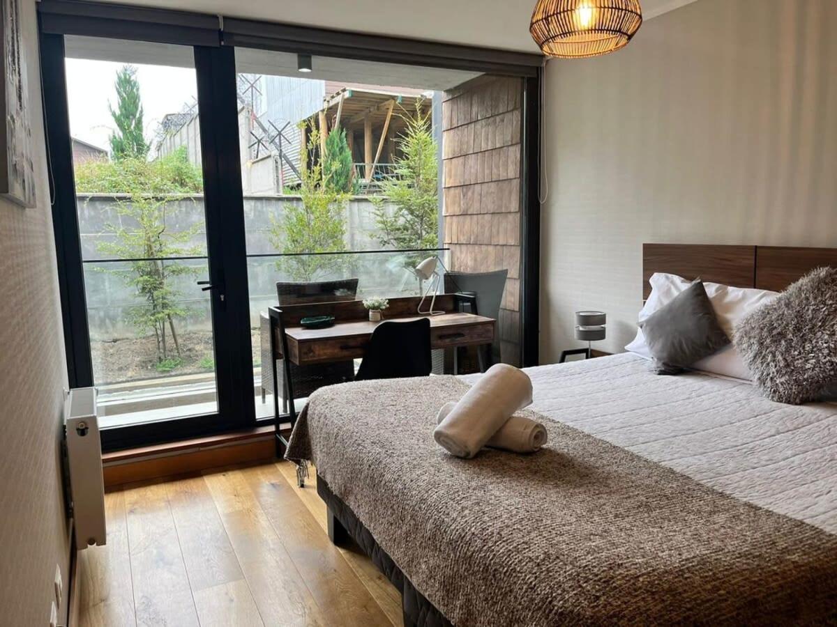HOM I Parking y Piscina temperada para 4 Pax - B&B