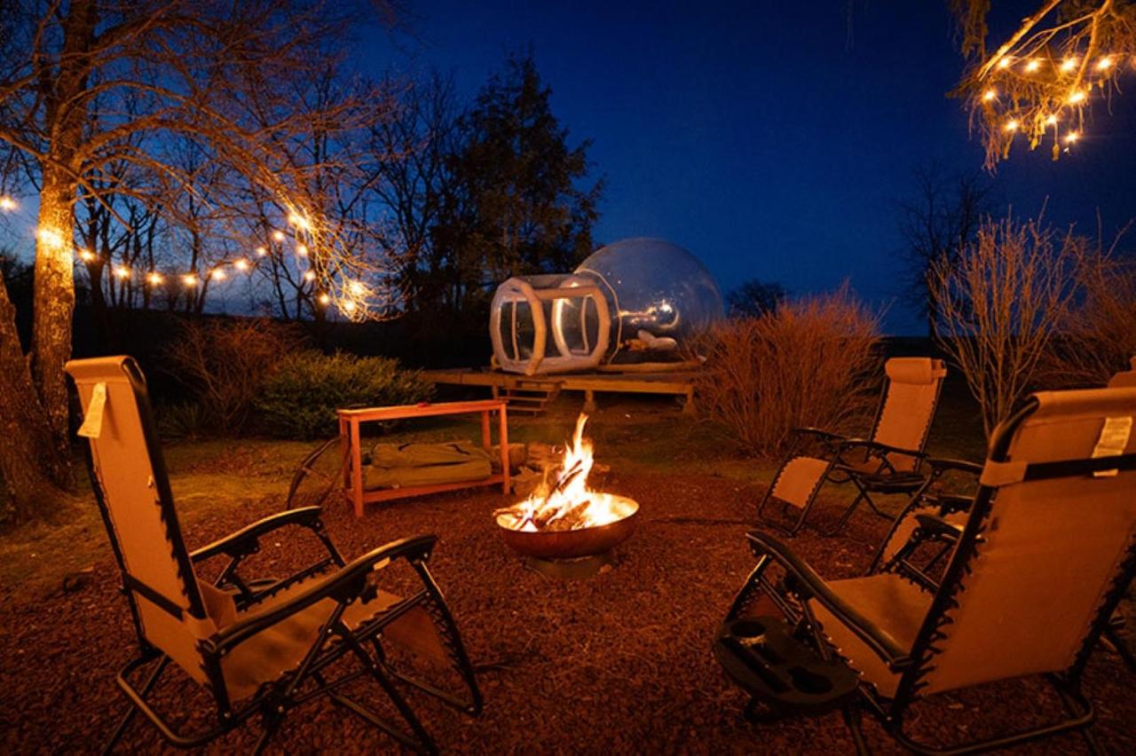 Unique Stay! Ricketts Chic Farmhouse Retreat with Stargazing Bubble Tent - Chambres d'hôtes Stillwater