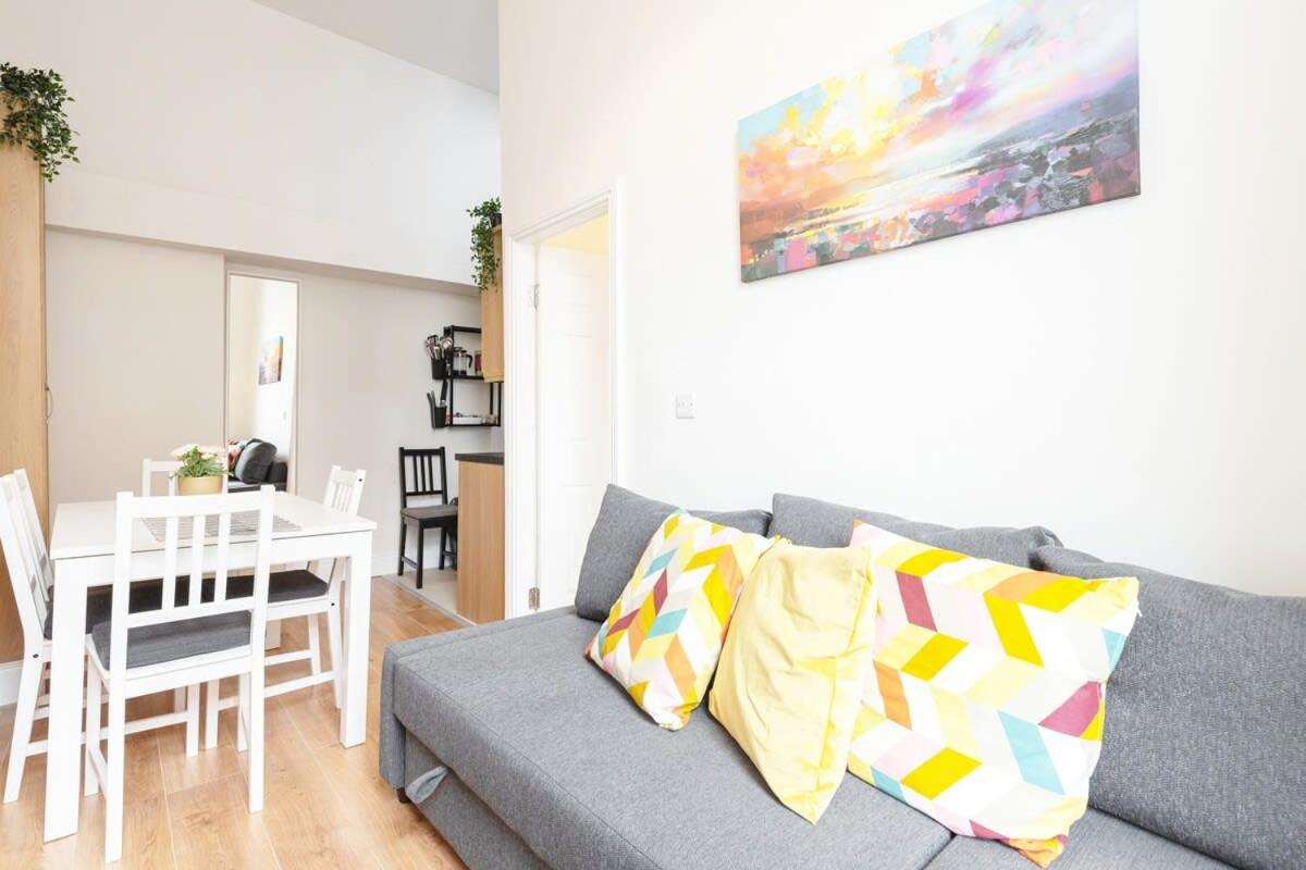 Cosy 2BED Apartment Super location - B&B
