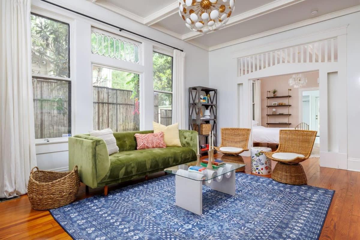 Free Parking Walk to Zilker and Barton - Craftsman - Bed and Breakfast Austin