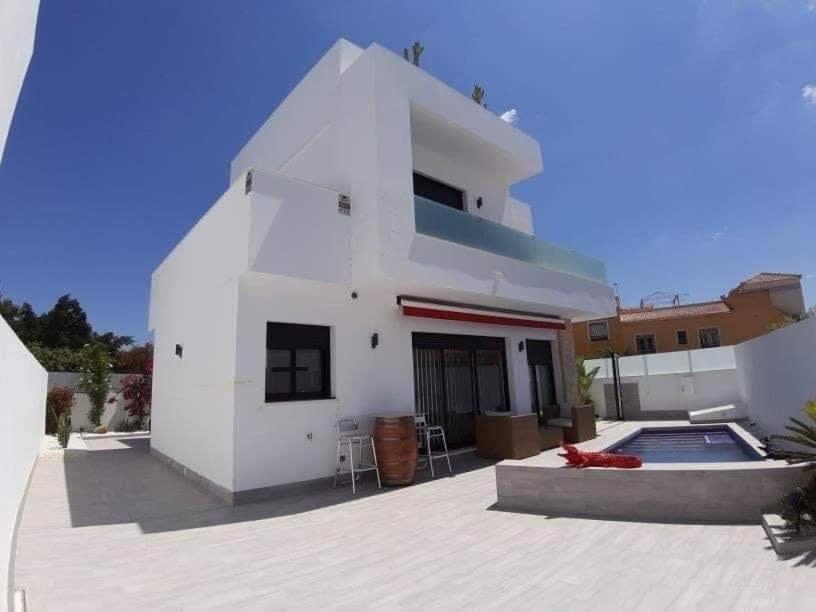 B&B Los Montesinos - Modern 3 Bedroom Villa with Private Pool MO35 - Bed and Breakfast Los Montesinos
