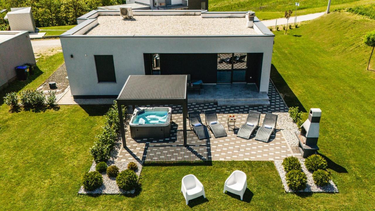 K Relax Place, Varaždinske Toplice, modern home with Sauna, Jacuzzi, WIFI - B&B