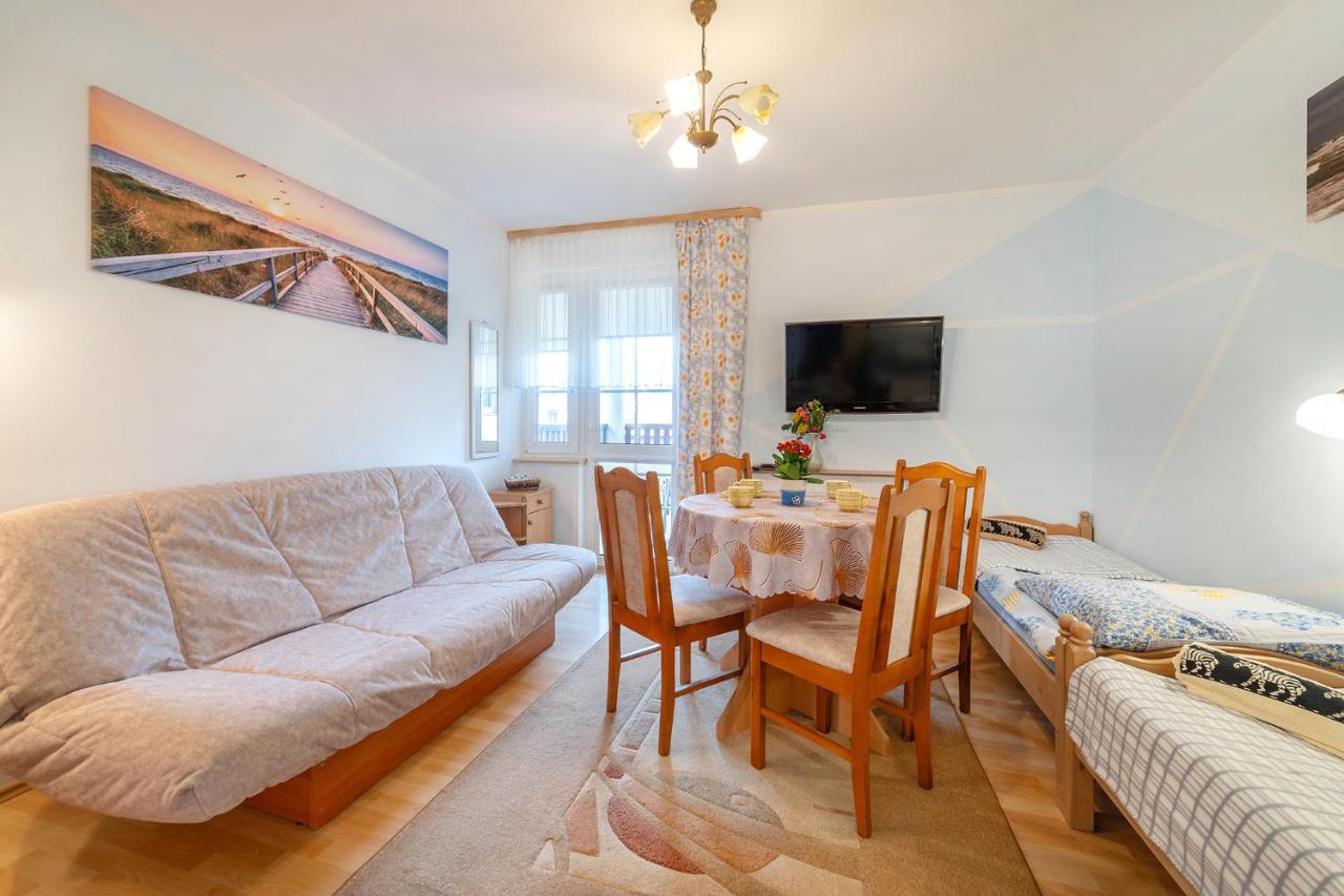 Vierbettzimmer mit Balkon