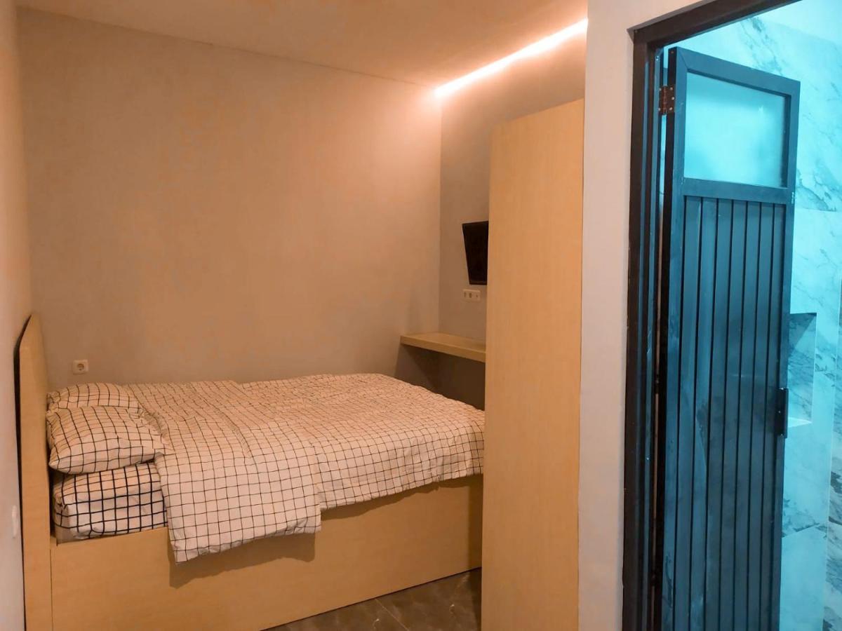 Deluxe Double Room (2 Adults + 1 Child)