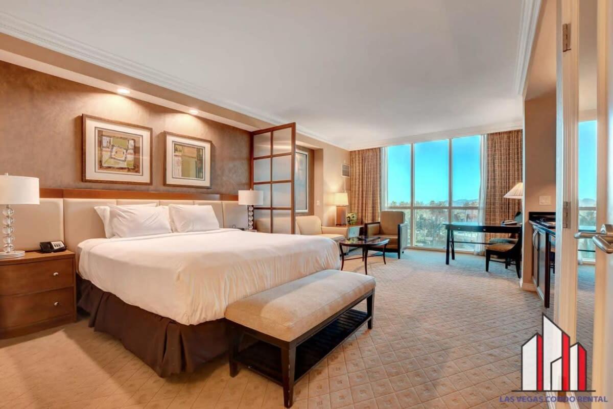 MGM Signature-04-704 Jacuzzi Studio - B&B