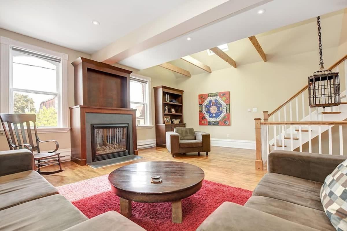 Soaring ceilings 15 min walk to Parliament - B&B Gatineau
