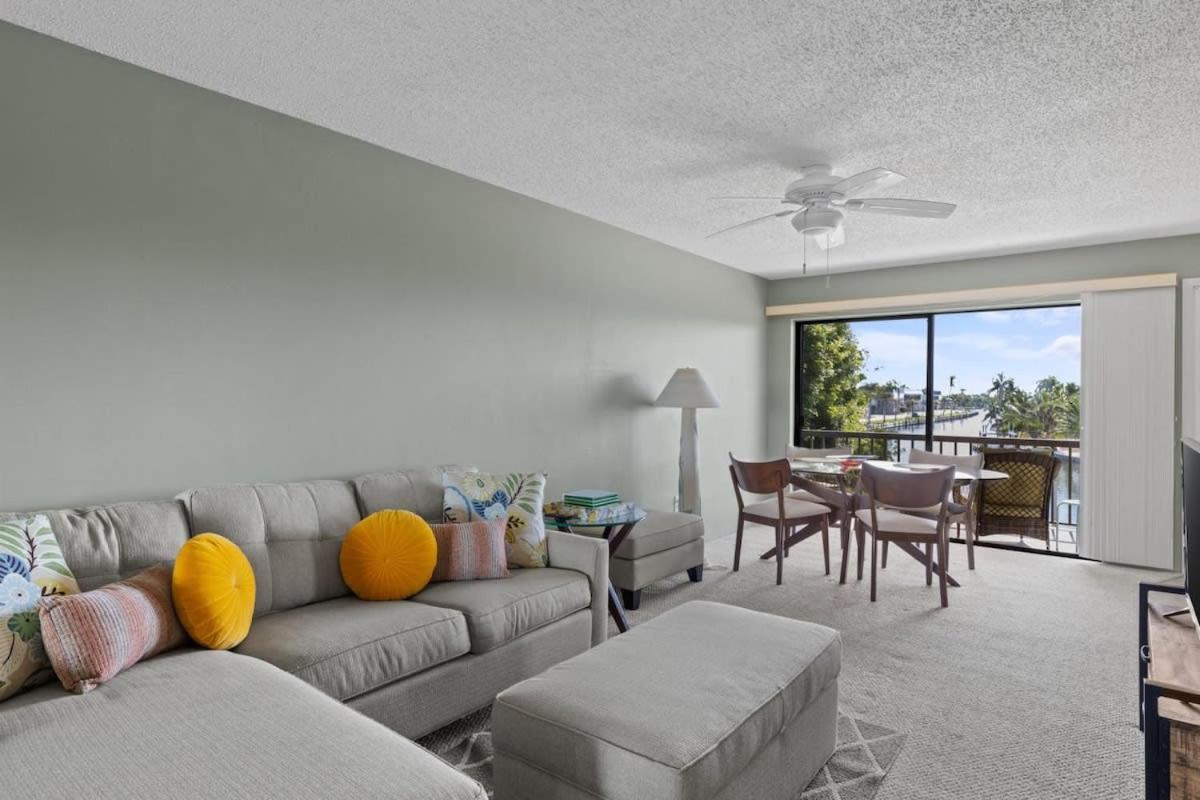 Comfy Waterfront Condo at Tennisplace Sanibel - Chambres d’hôtes Sanibel