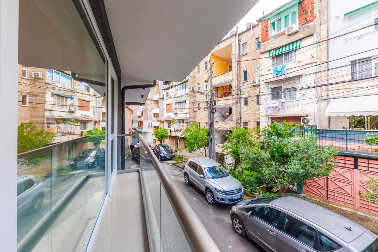 Mumba Apartments by Kondo Stays - Bed and Breakfast Tirana