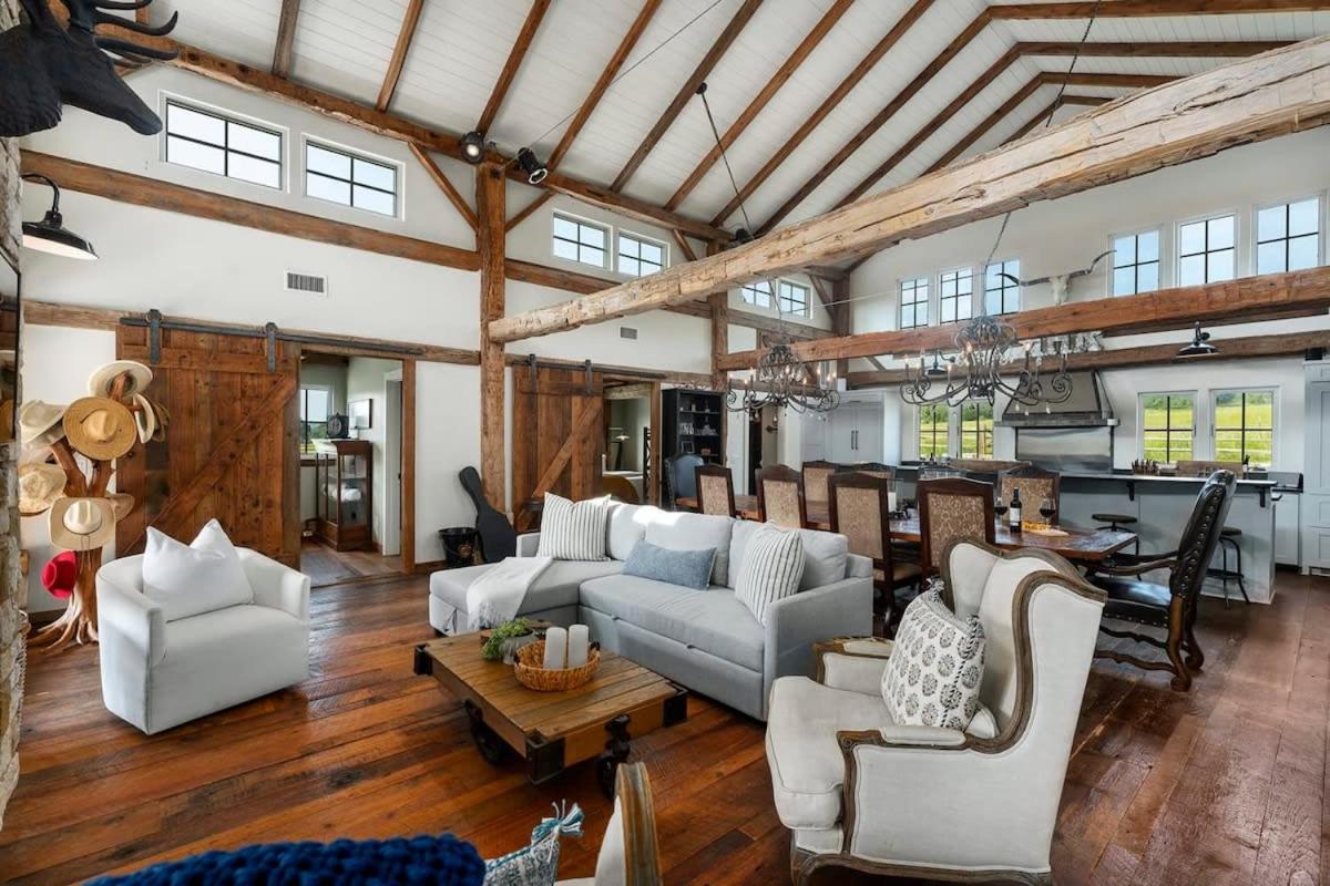 River Hill Ranch, great views & river access! - B&B