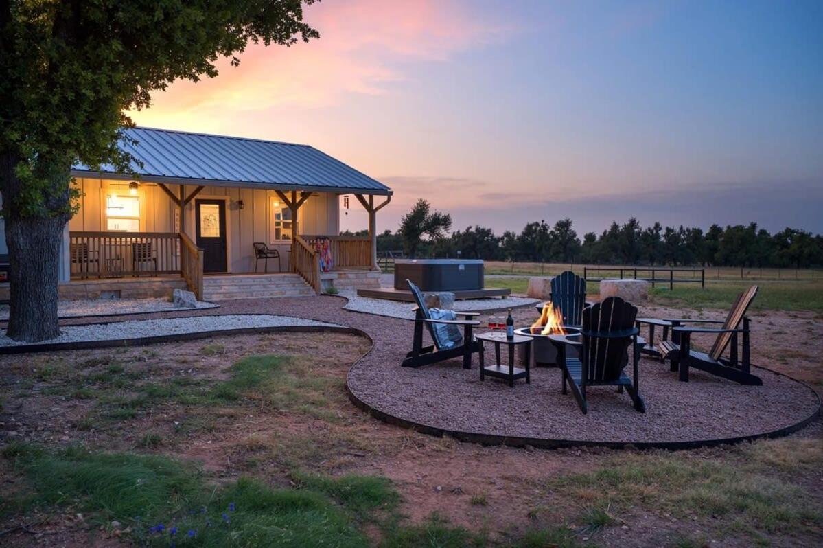 Cherry Pond with hot tub & spectacular VIEWS - Chambres d’hôtes