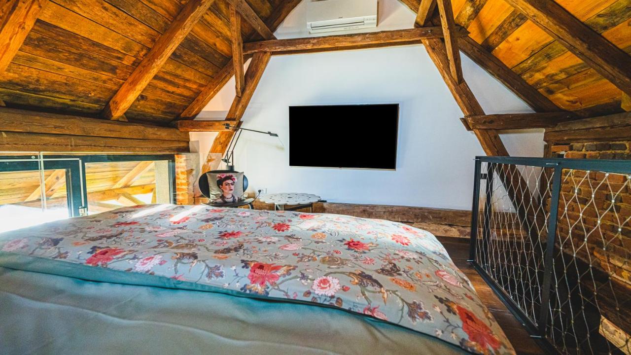 Double Room with Pool View