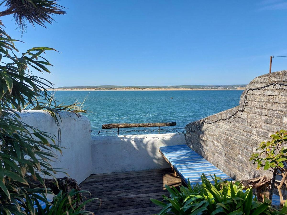 2 Bed cottage in a fantastic sea front setting - B&B
