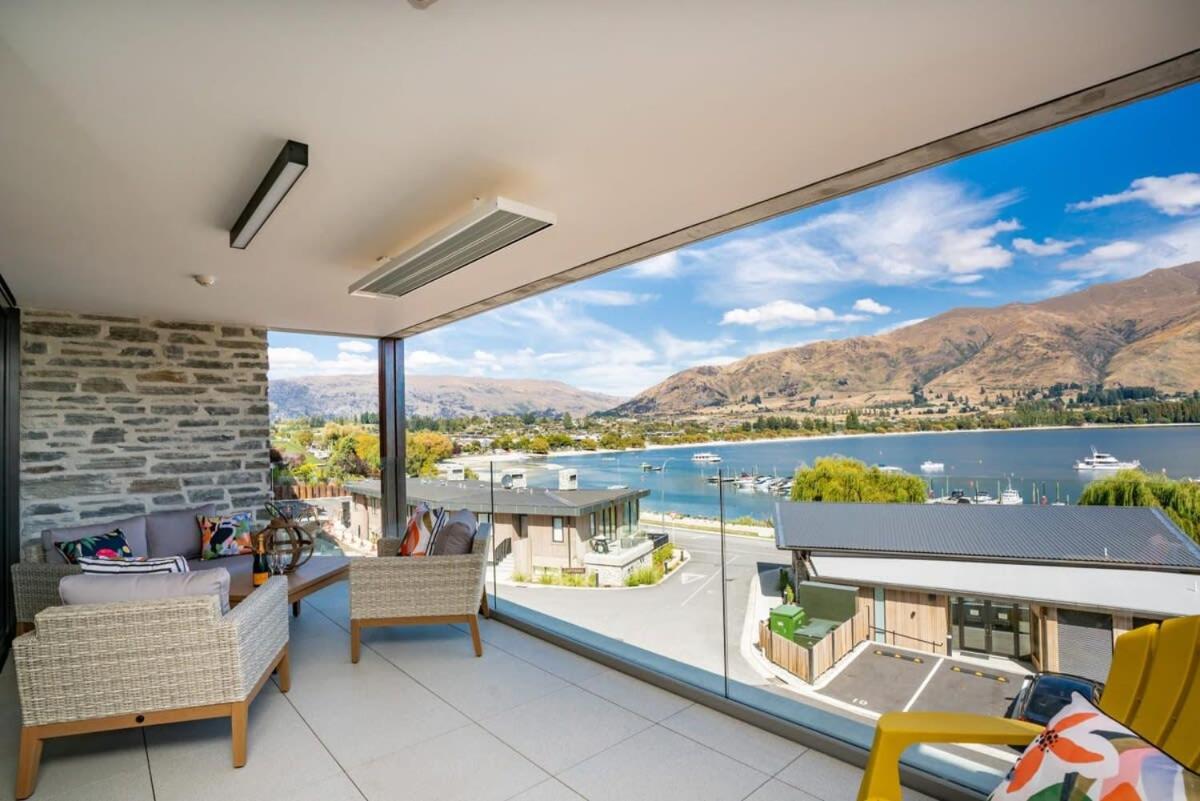 Luxury Lake View Apartment - B&B