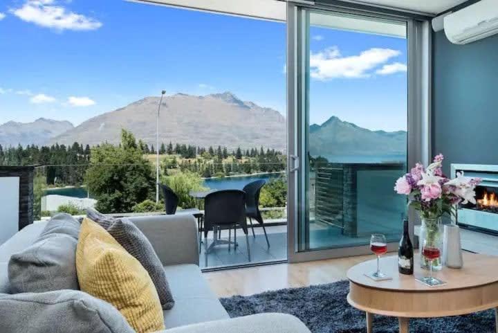 B&B Queenstown - Luxury Lakeview 2 Bedroom Apartment - Bed and Breakfast Queenstown