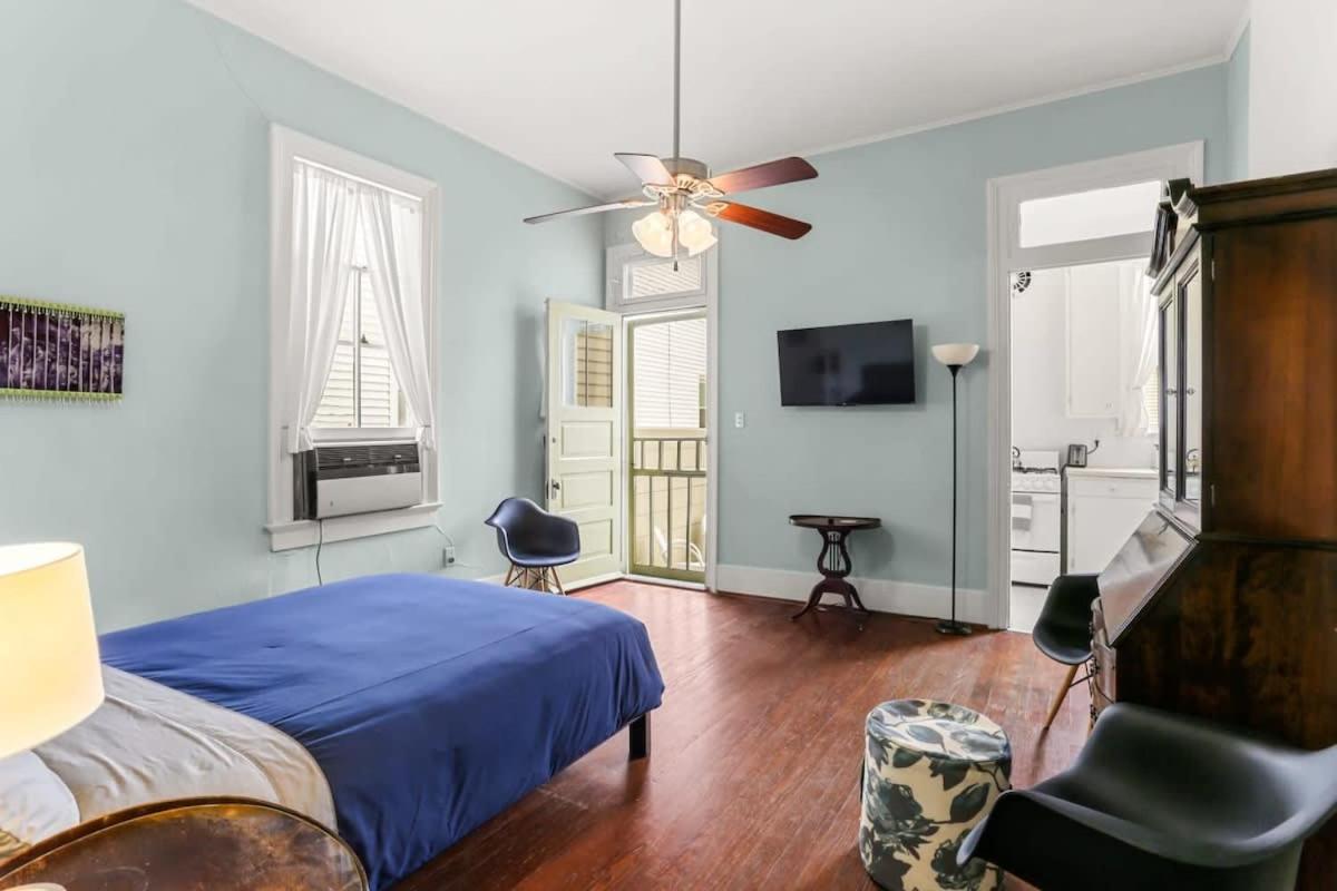 B&B Nueva Orleans - Fab Studio on Tree-Lined Street w City Bikes - Bed and Breakfast Nueva Orleans