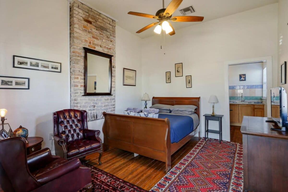 B&B New Orleans - Maison Dupré Studio - Bed and Breakfast New Orleans