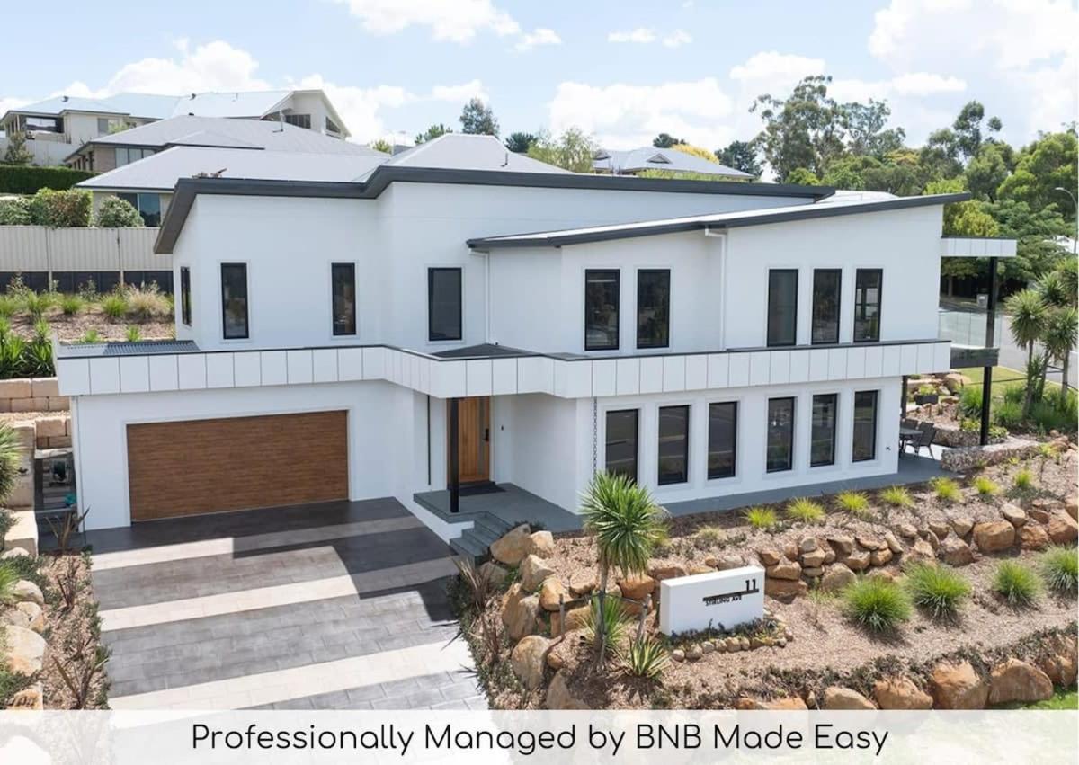 Grand Stirling - Elite Escape, Unparalleled Luxury - B&B Orange