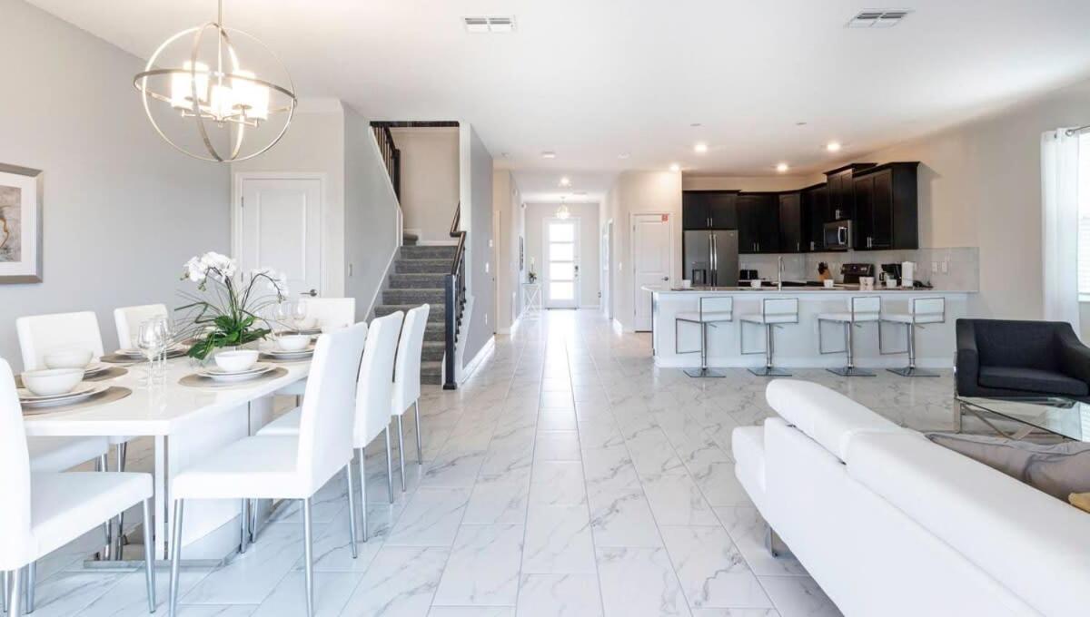 Getaway Delight-8 Bedrooms, Pool & Great Location - B&B Kissimmee