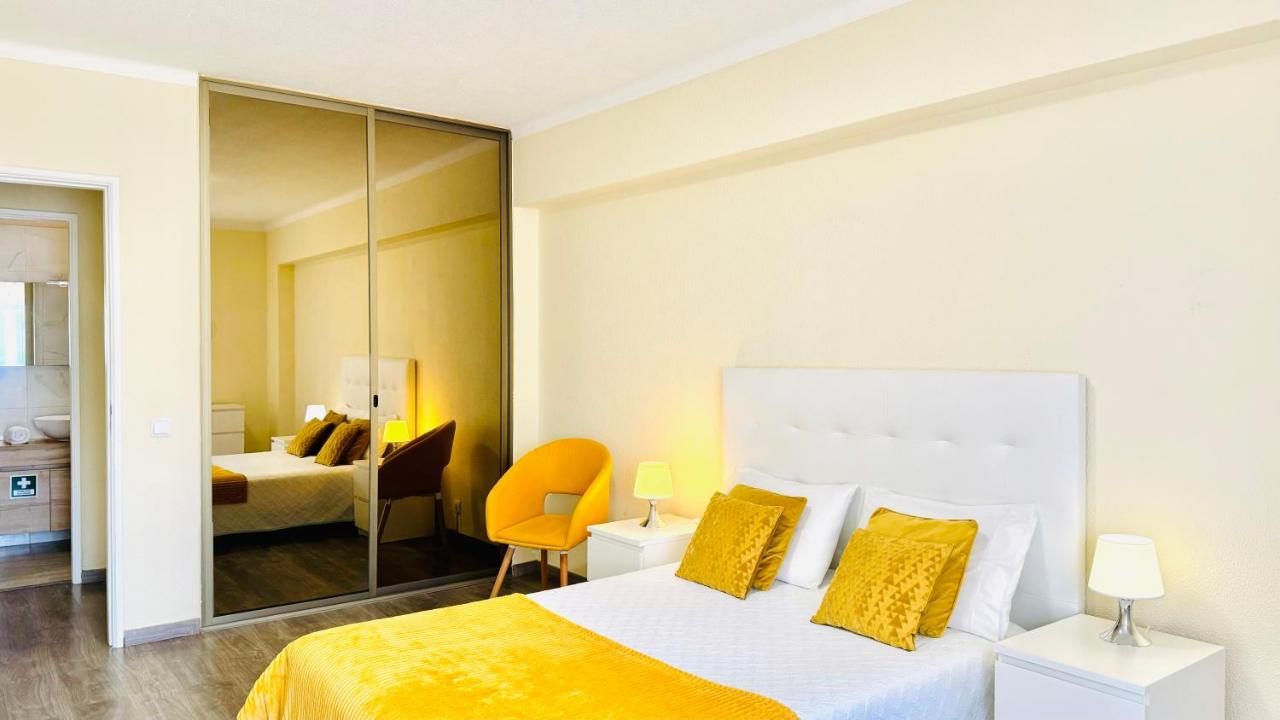Praia da Rocha, 5-F, Charming Apartment with Air Conditioning - Pátio da Rocha By IG - Chambres d'hôtes Portimão
