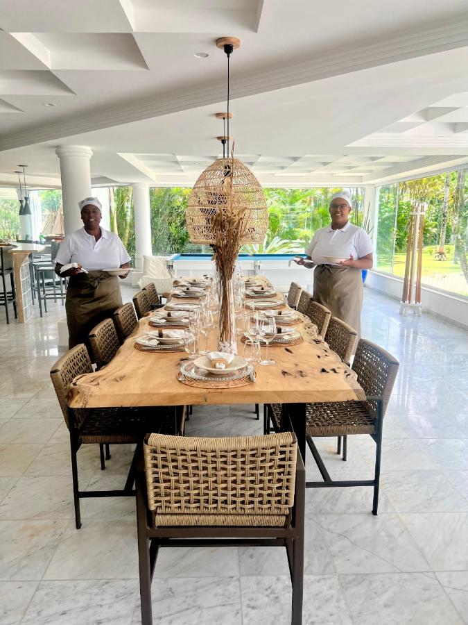 Villa Luxuosa - Condomínio Beira Mar - Costa Verde Tabatinga - Caraguatatuba - Com equipe diária - B&B Caraguatatuba