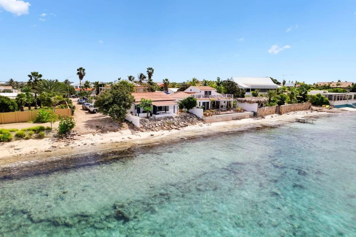 B&B Kralendijk - Pixel Paradise Oceanfront Villa with Stunning Views - Bed and Breakfast Kralendijk