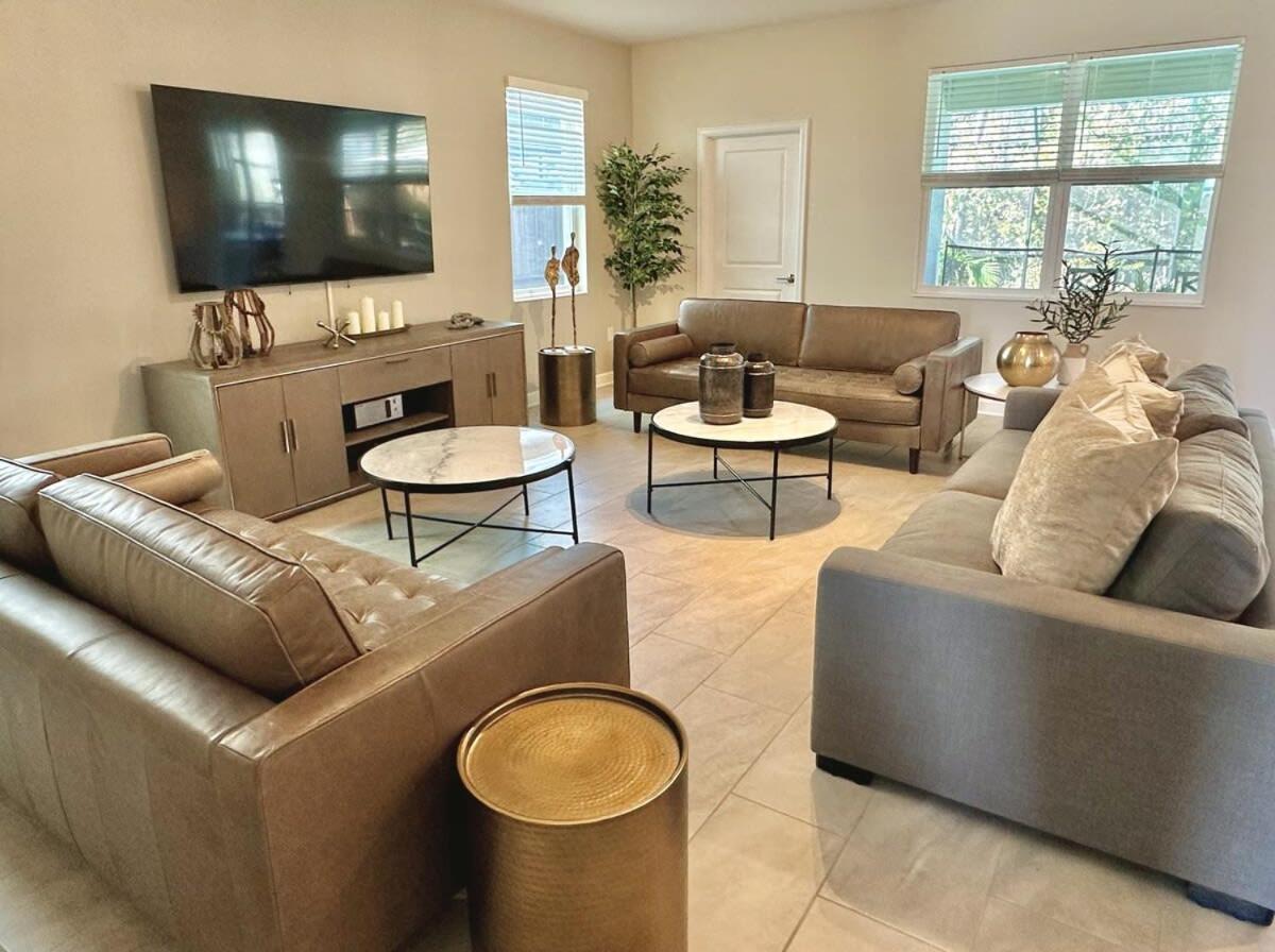 Amazing 6br w pvt pool game room near Disney - B&B Kissimmee