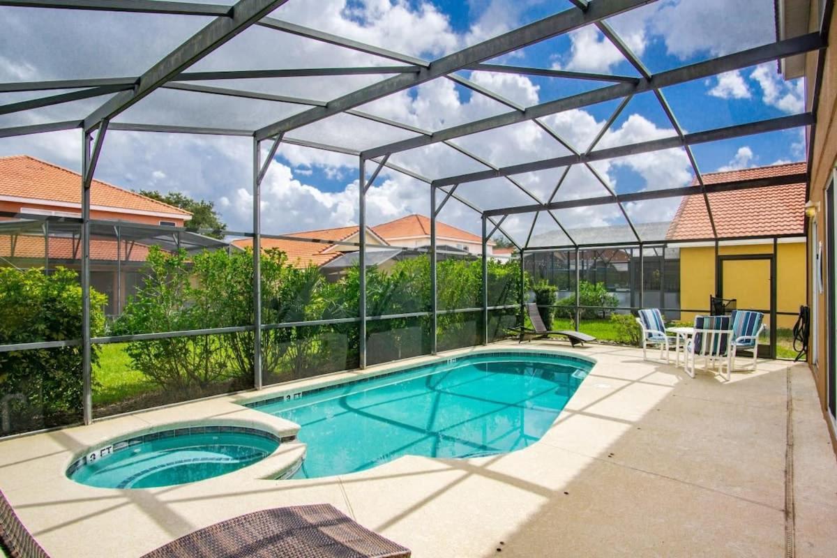 Elegant 6BR Villa w Pool Game Room by Disney - B&B