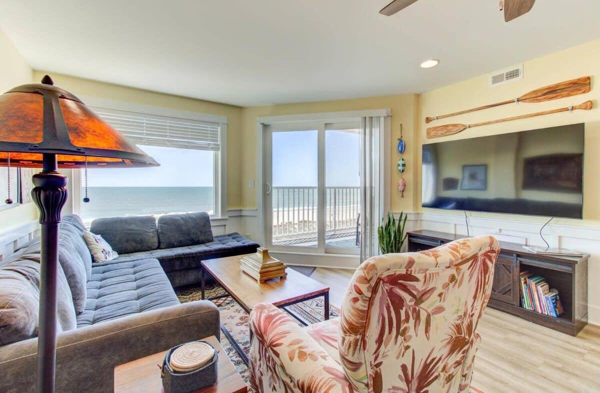 B&B Carolina Beach - Carolina Surf - 3BR Condo with Stunning Ocean Views - Bed and Breakfast Carolina Beach