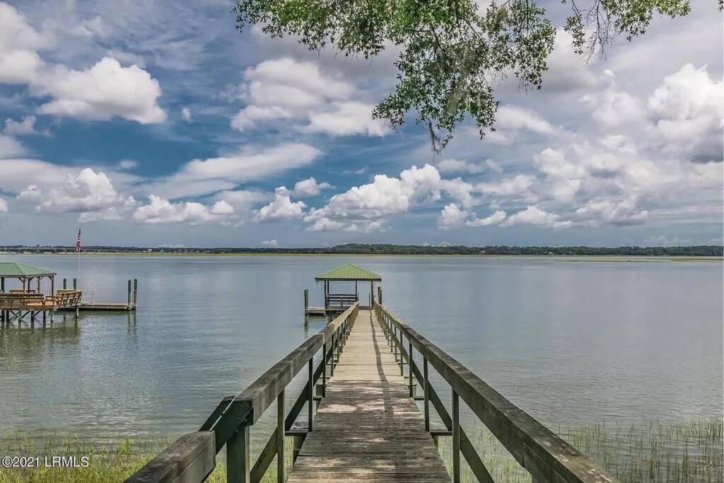 B&B Beaufort - Waterfront! Private Dock! Cottage in the City! - Bed and Breakfast Beaufort