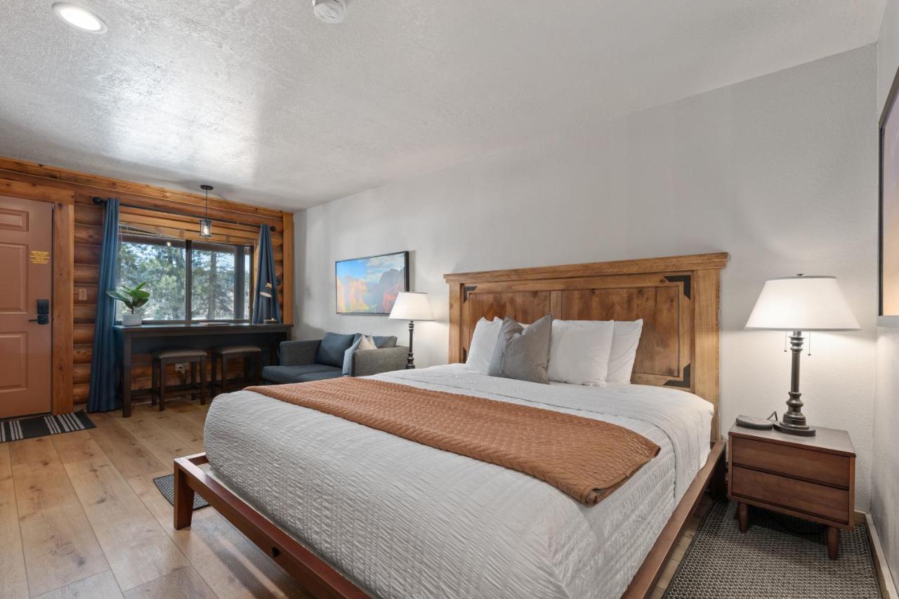 King Room with Mountain View