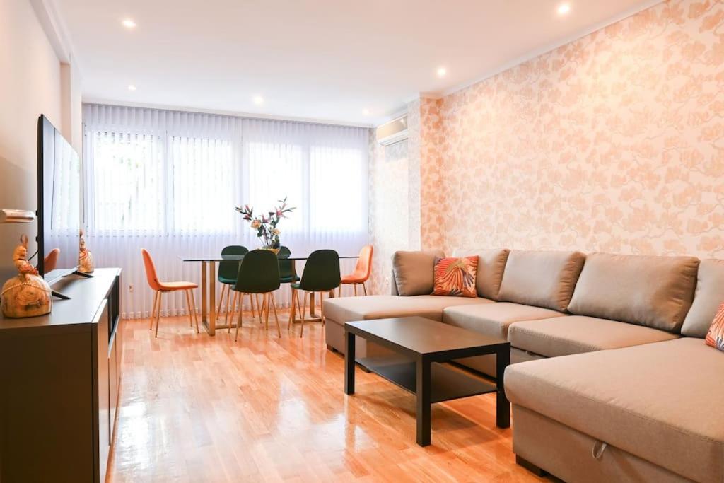 For You Rentals Apartamento TEMPORAL Espacioso de Tres Dormitorios en Madrid ORE51 - Chambres d’hôtes Madrid