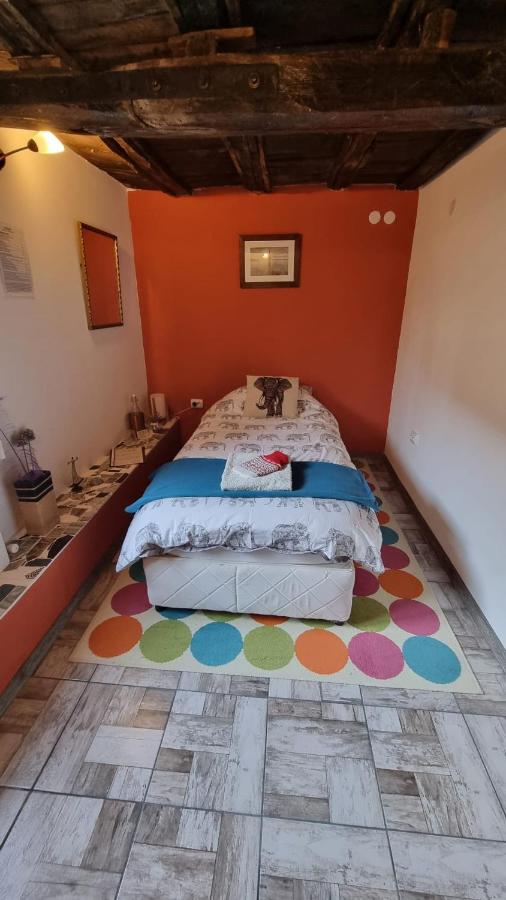 Standard Single Room with Shared Bathroom