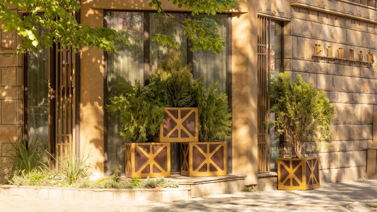 HIDDEN BANK: Cash - Ferienwohnung Plowdiw