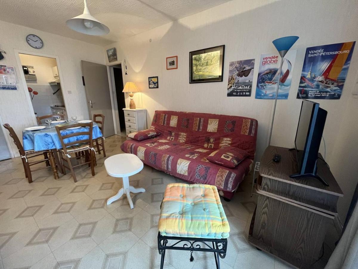 Appartement T2 à 2 minutes de la plage avec loggia, parking privatif et commerces à proximité - FR-1-324A-19 - Ferienwohnung
