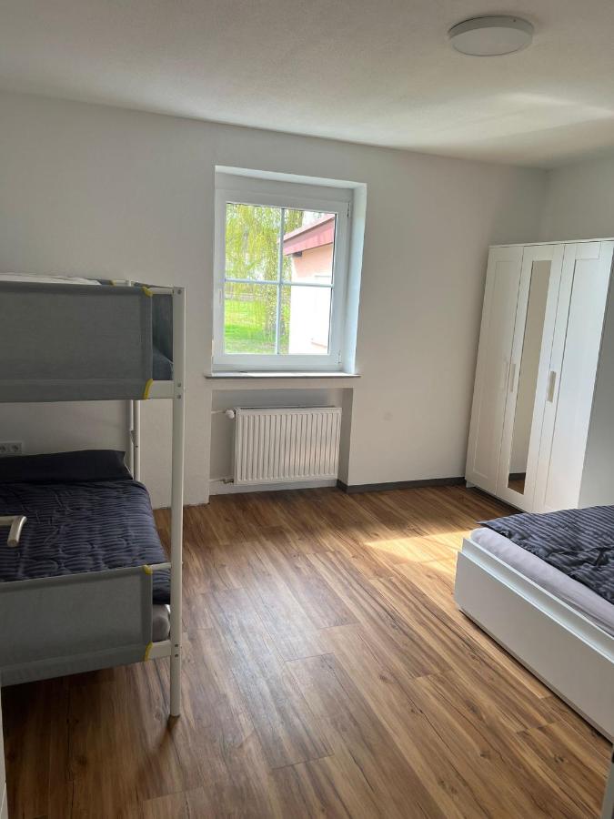 Ferienglück am Spielplatz - Ferienwohnung Günzburg