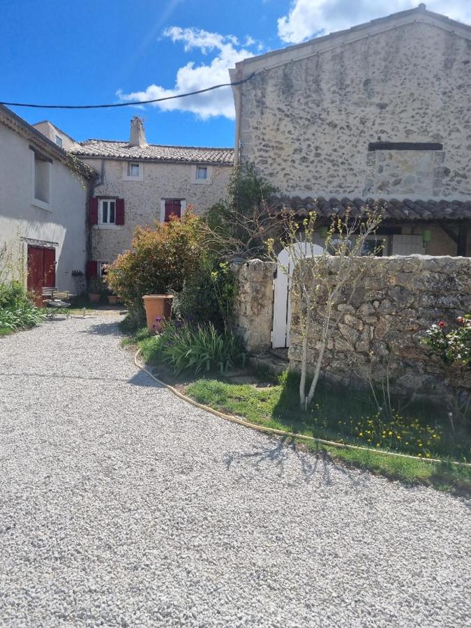 ENTRE VENTOUX ET LUBERON Chambre d'hôte - B&B