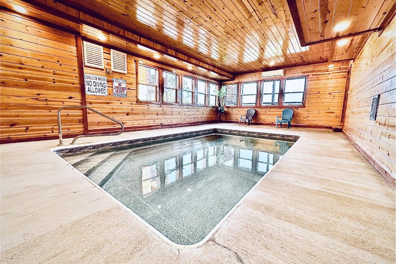 The Blissful Bear Lodge - Ferienwohnung Little Cove