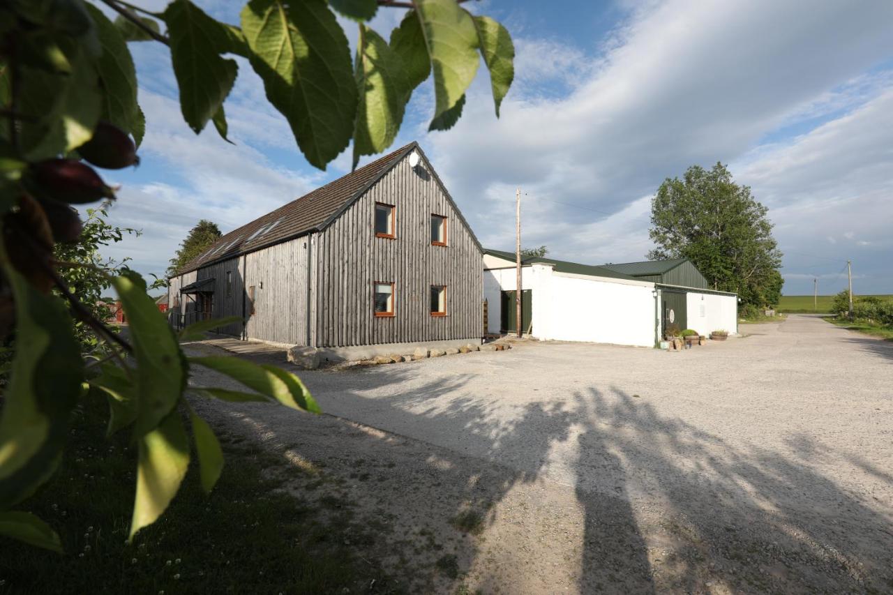 Spacious 6 bedroom property on a working fruit farm - B&B
