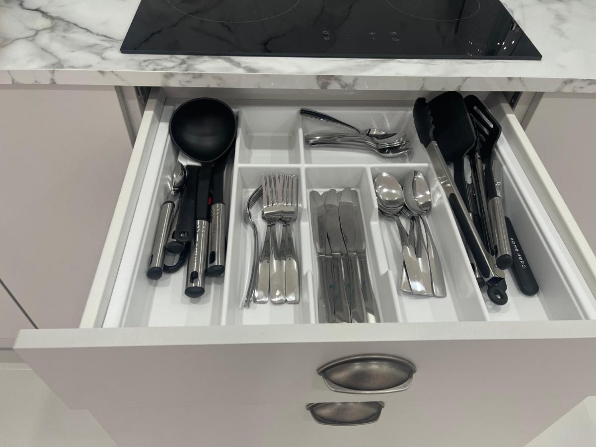 3 Bedroom House close to Dartford Station - B&B Dartford