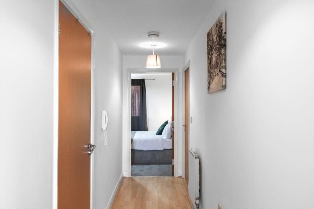 Modern 2-Bed in Watford Centre - Ferienwohnung Watford