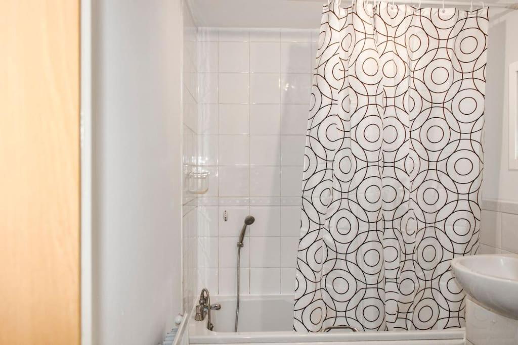 Modern 2-Bed in Watford Centre - Ferienwohnung Watford