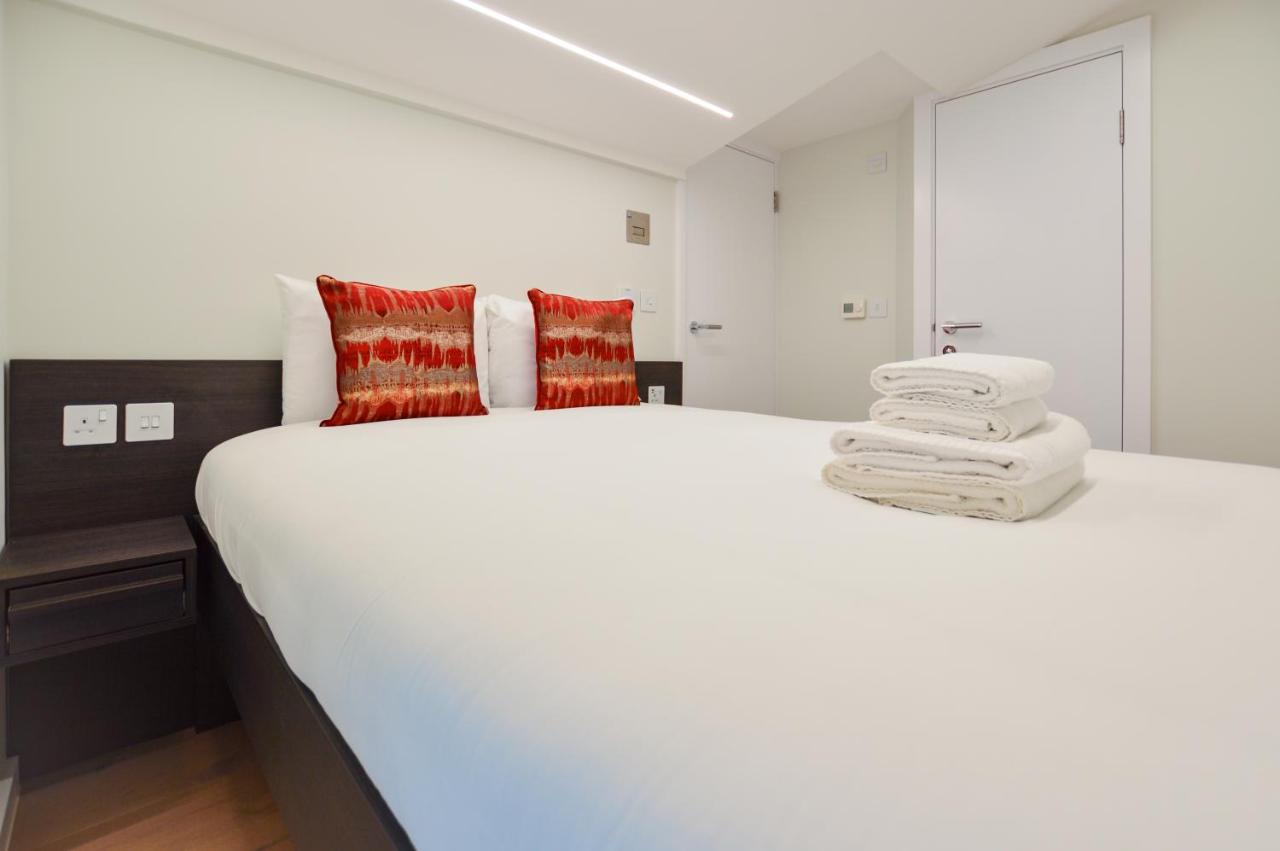 Small Top Floor 1 Bedroom Apartment