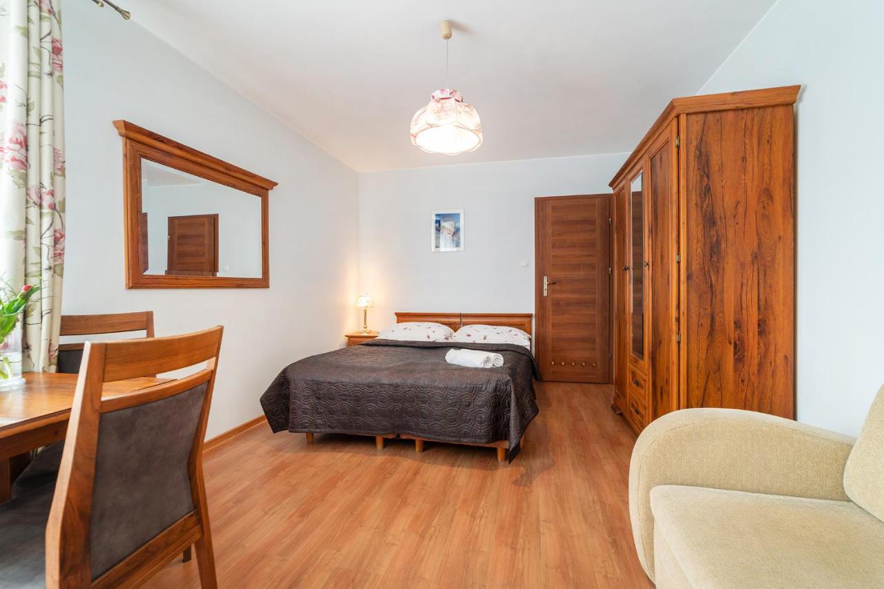 Dreibettzimmer mit Balkon