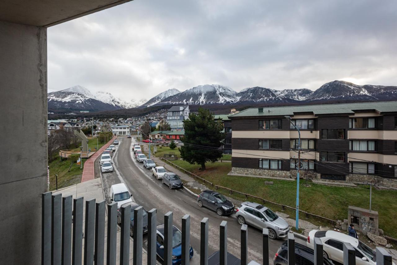 One-Bedroom Apartment with Balcony and Mountain View