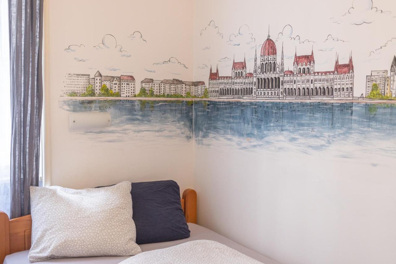 Single Room with Shared Bathroom