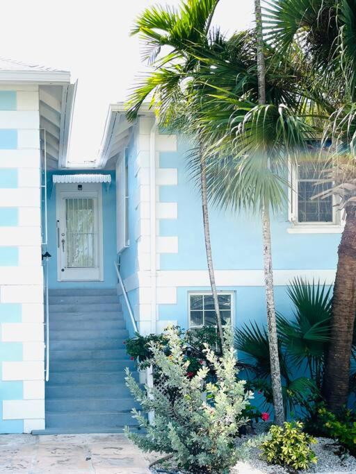 30 Sec Walk to Beach - B&B