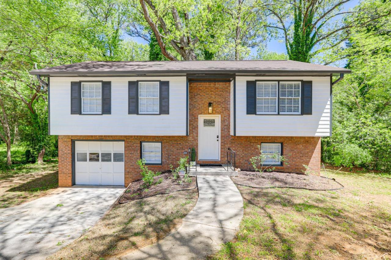 Modern Conyers Retreat - 9 Mi to Arabia Mountain! - B&B
