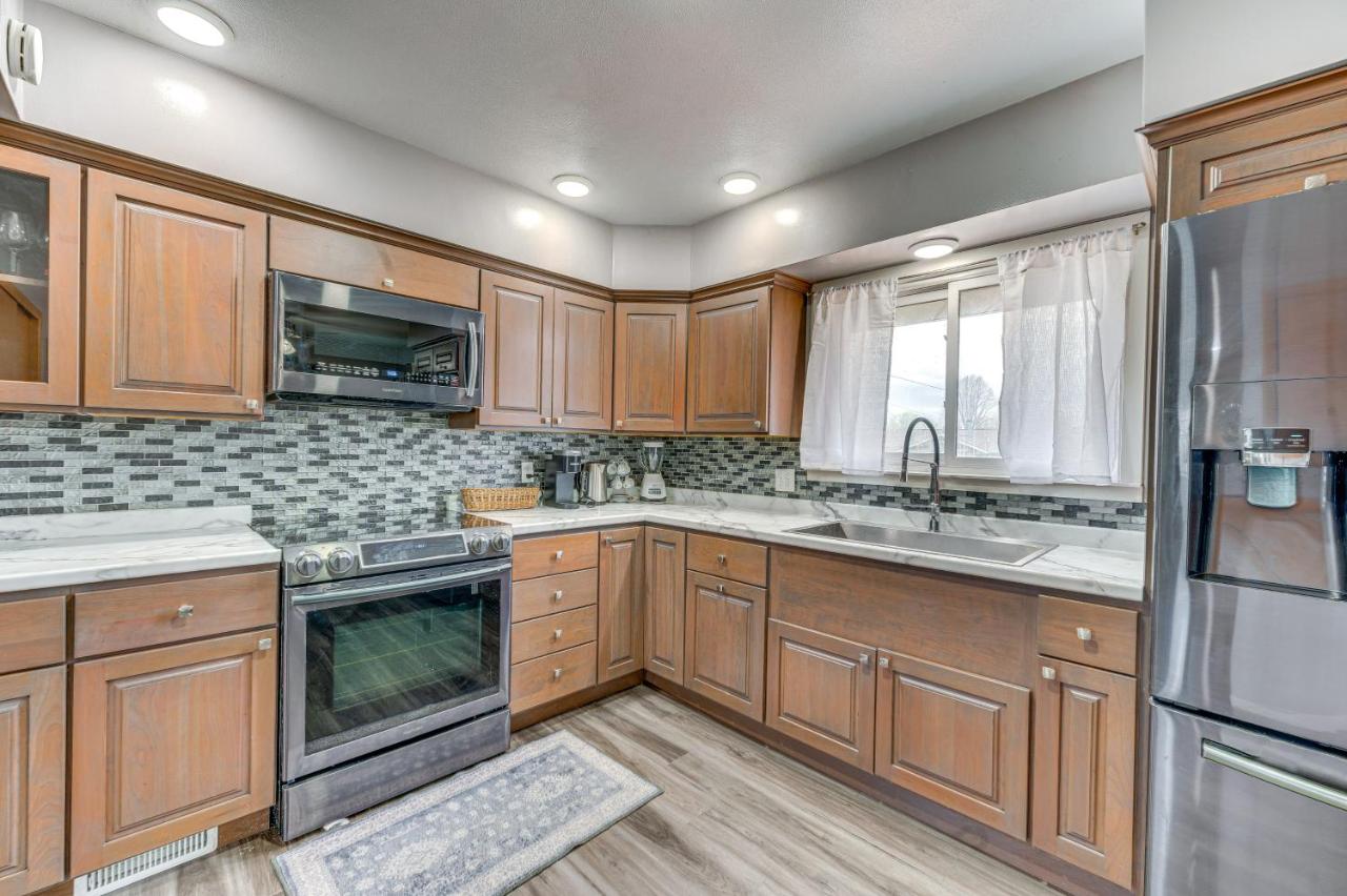 Newly Remodeled Home in Storm Lake with Private Yard - B&B Storm Lake