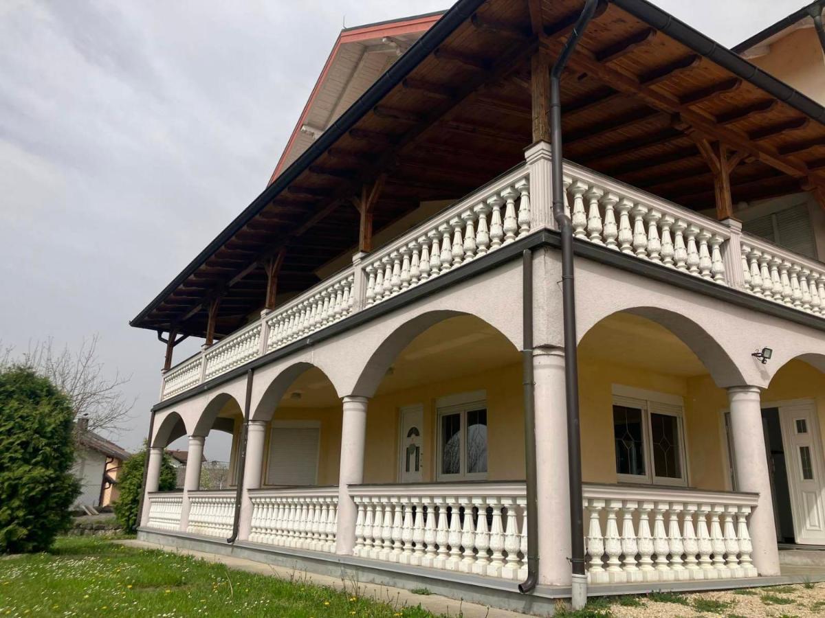 Family Apartment Miki in Teslic - Chambres d’hôtes Teslic