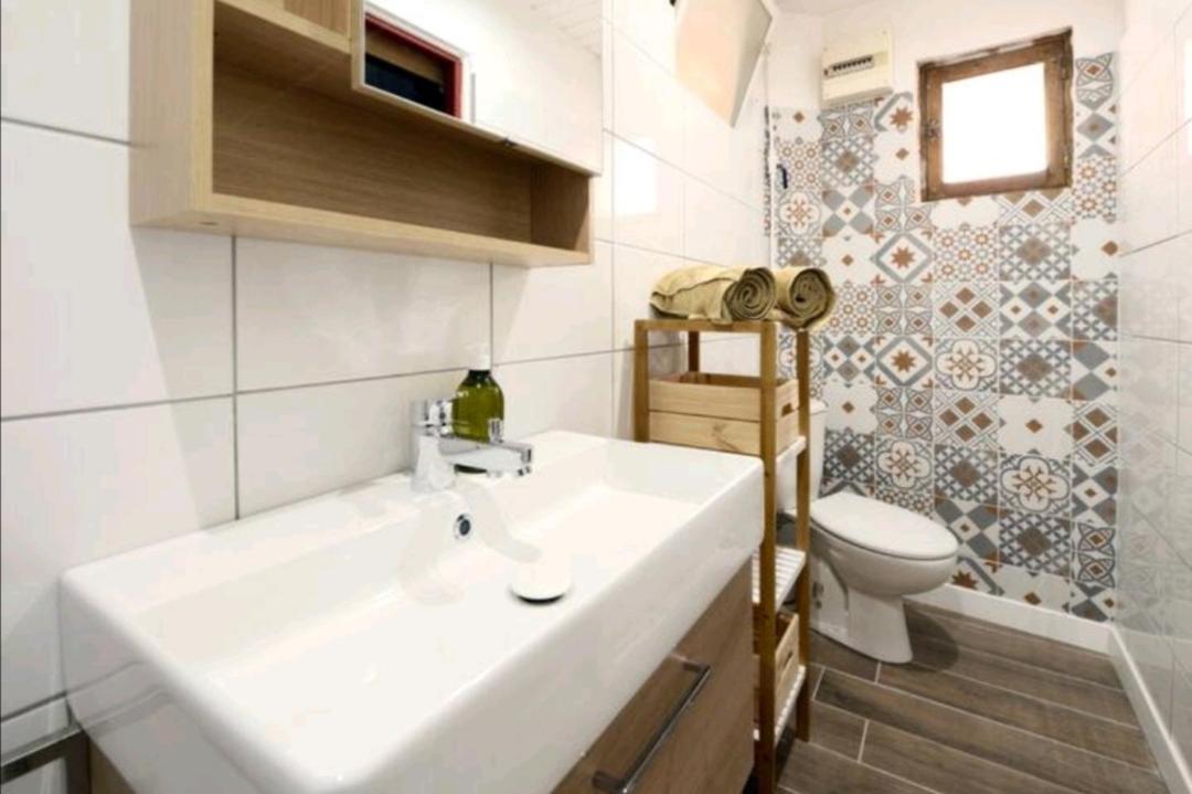 studio idéalement placé, calanques et centre ville - B&B La Ciotat